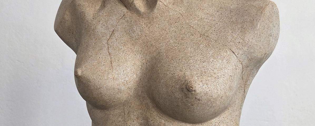tors kobiety, piaskowiec, rzezba, piersi